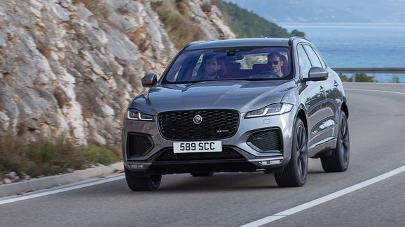 Jaguar F-Pace má za sebou facelift. Jemné retuše doplňují elektrifikované motory