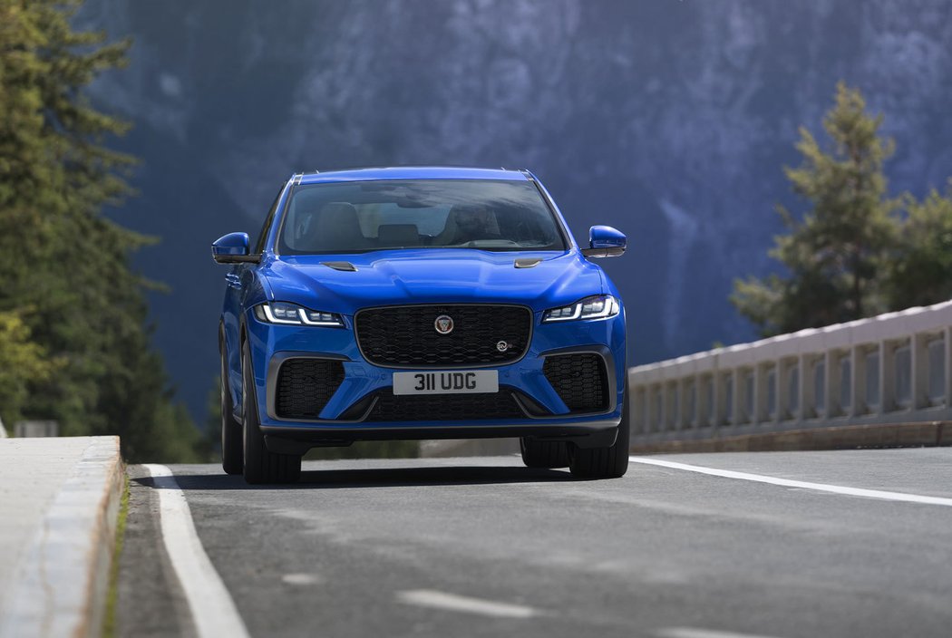 Jaguar F-Pace SVR