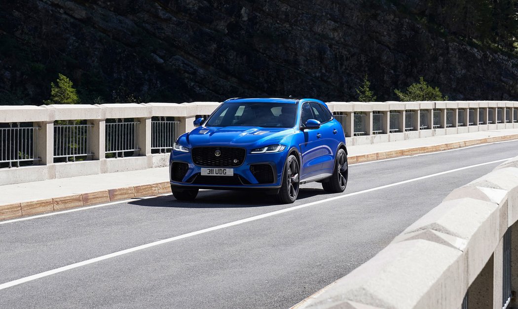 Jaguar F-Pace SVR