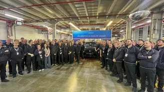 Vyrobili poslední jaguar se spalovacím motorem. Nástupce má 1000 koní a prý jezdí skvěle Vyrobili poslední jaguar se spalovacím motorem. Nástupce má 1000 koní a prý jezdí skvěle