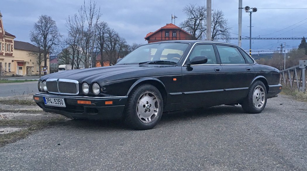 Jaguar XJ