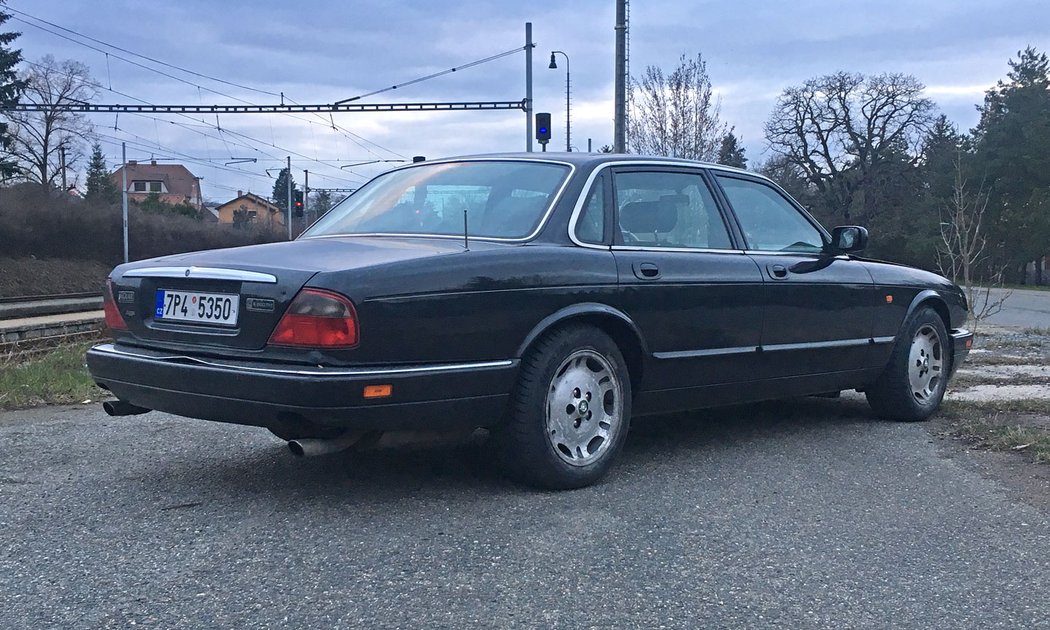 Jaguar XJ