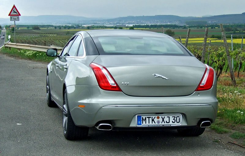 Jaguar XJ