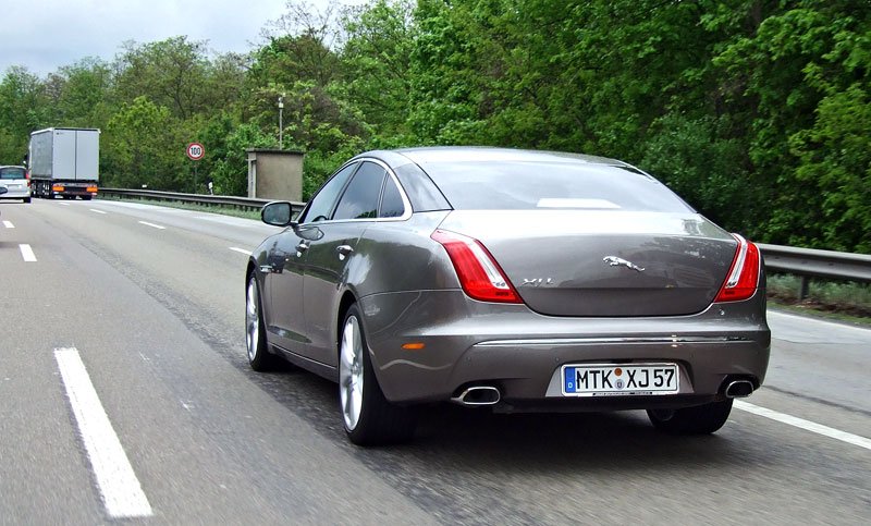 Jaguar XJ