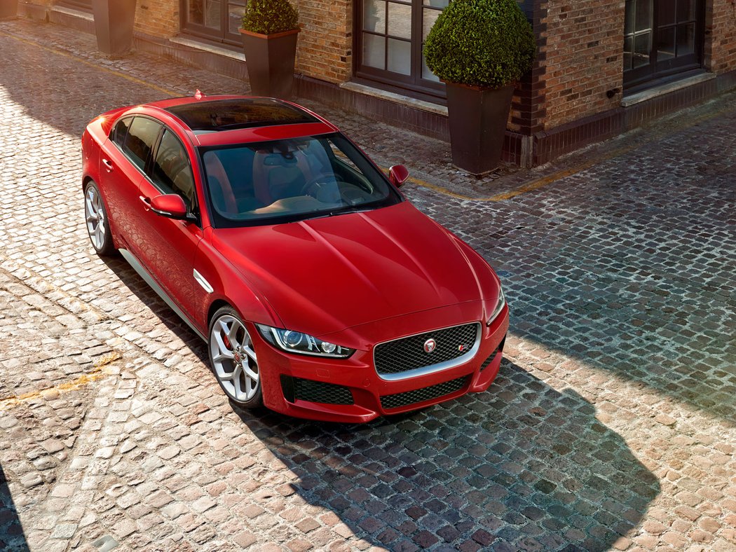 Jaguar XE