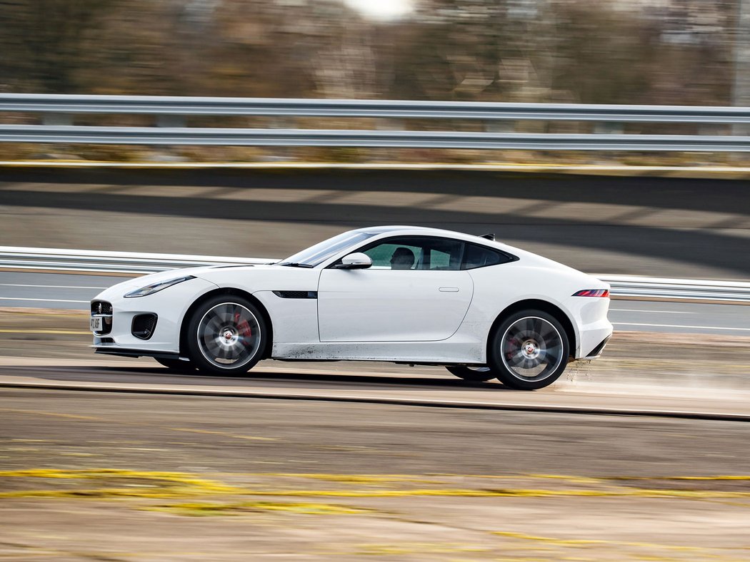 Jaguar F-Type RWD