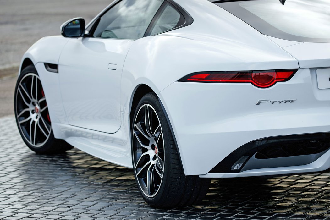 Jaguar F-Type RWD