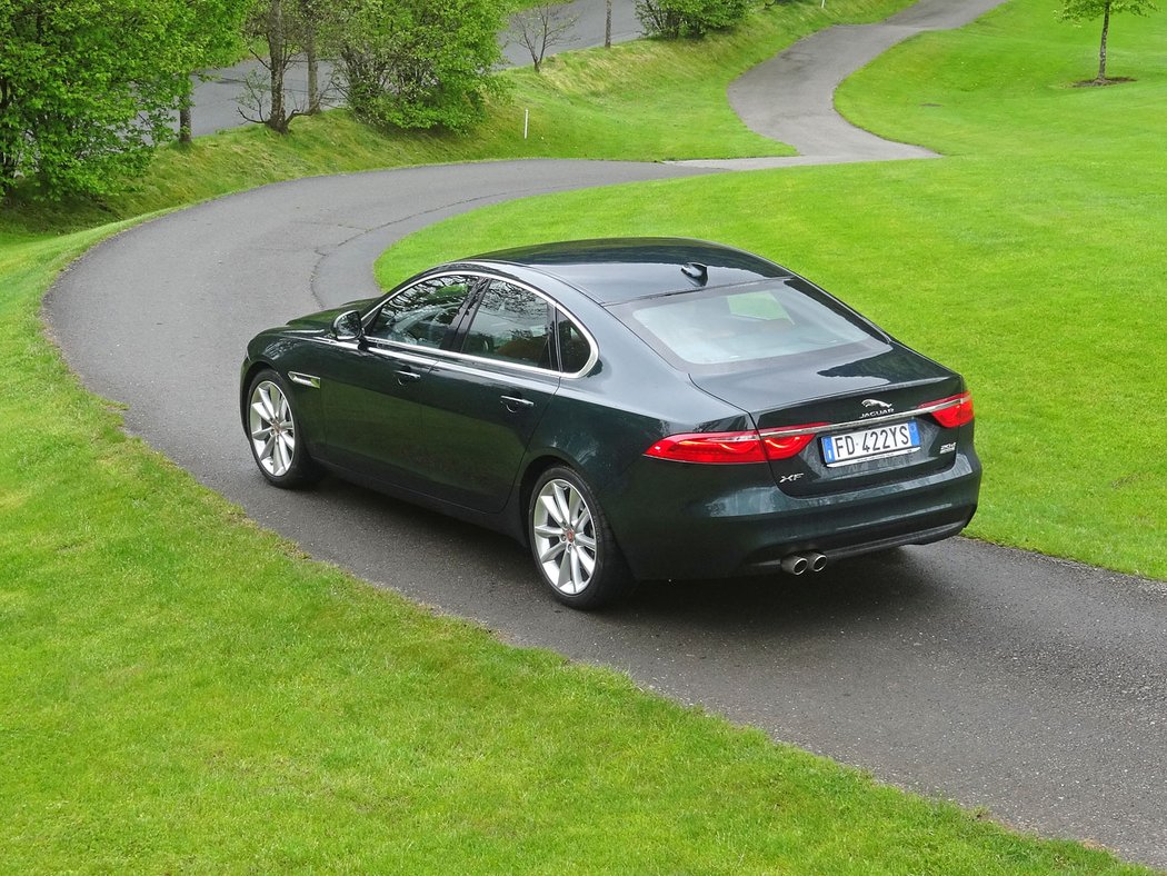 Jaguar XE