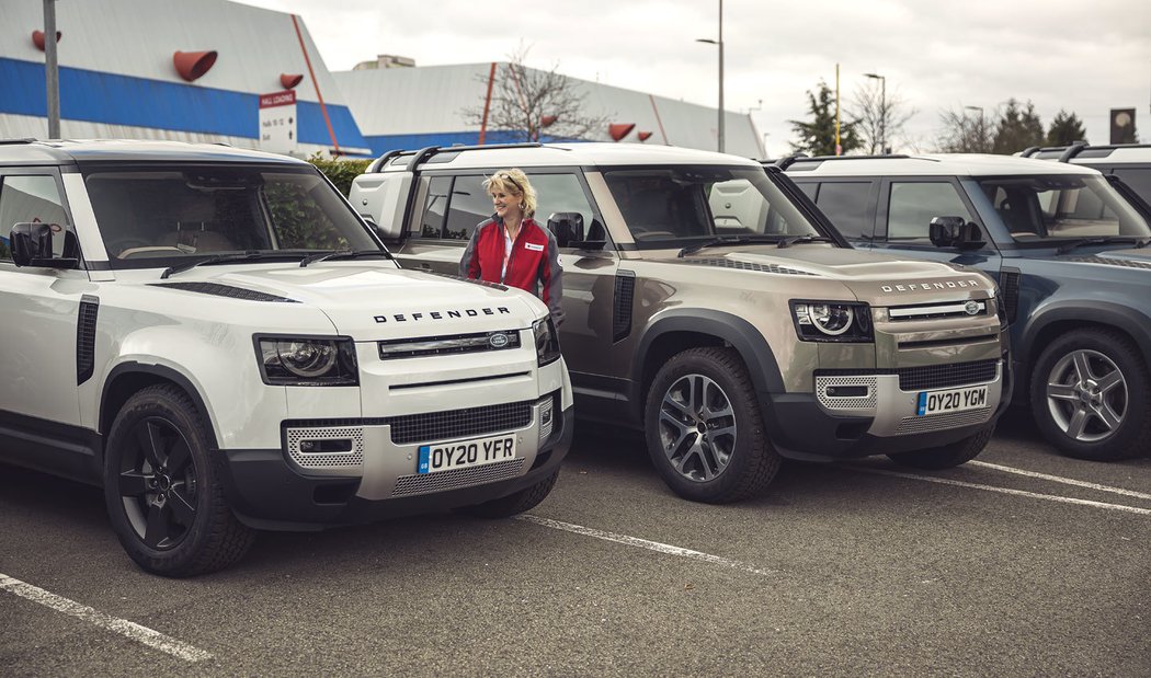 Jaguar Land Rover spojil síly Červeným křížem