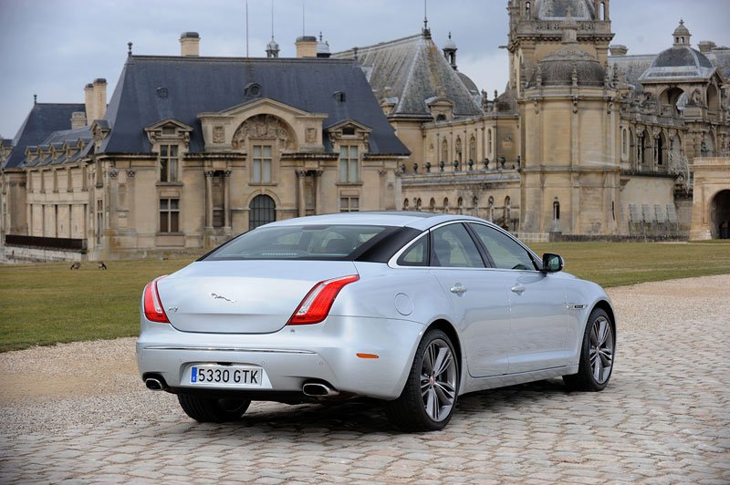 Jaguar XJ