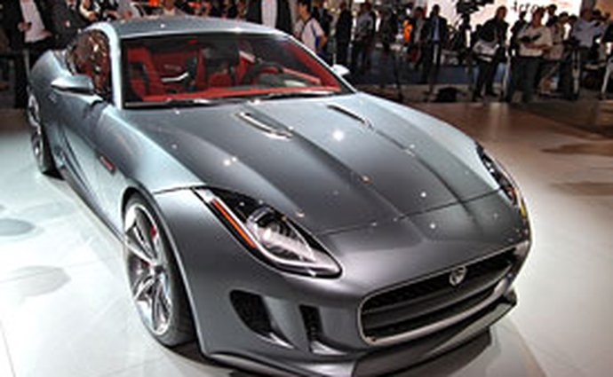 Jaguar ve Frankfurtu: E-Type se vrací, má KERS
