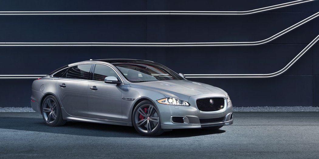 Jaguar XJR