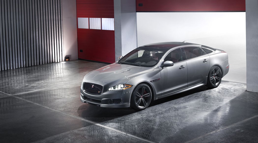 Jaguar XJR