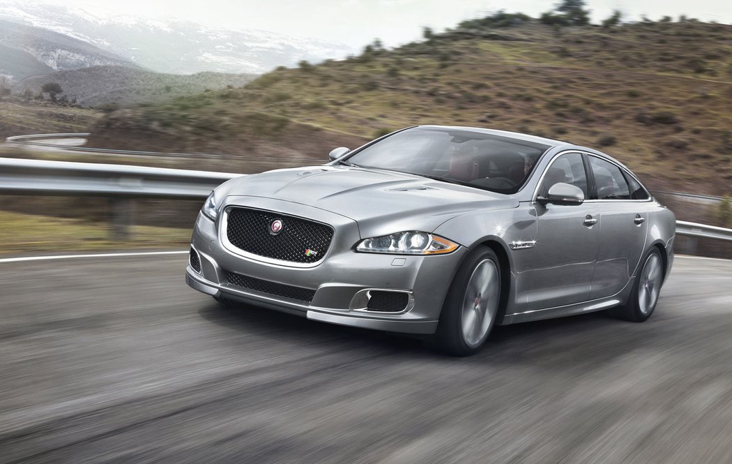 Jaguar XJR