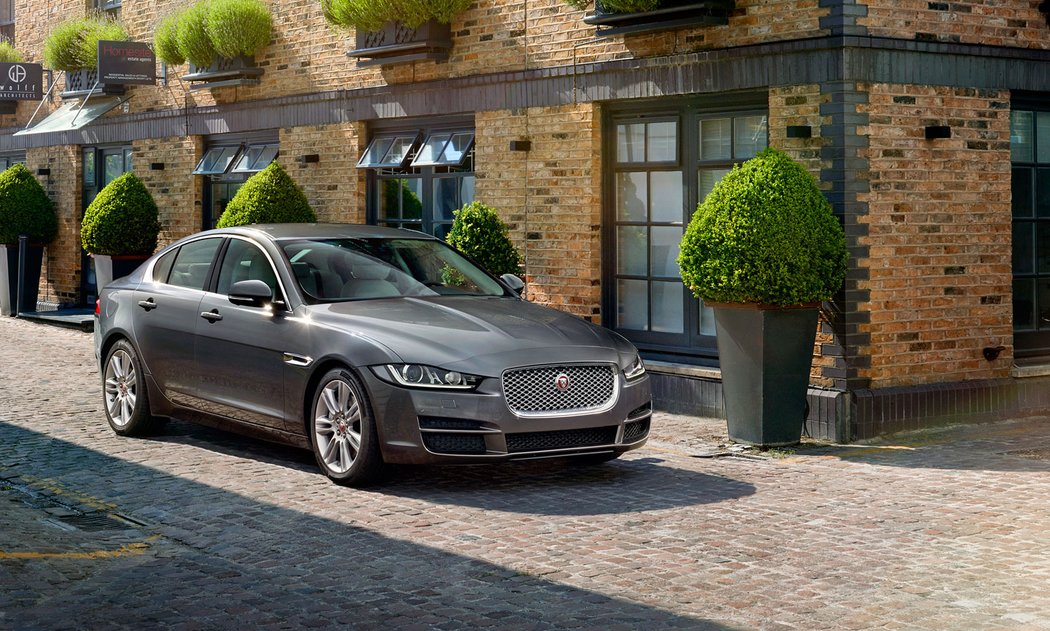 Jaguar XE