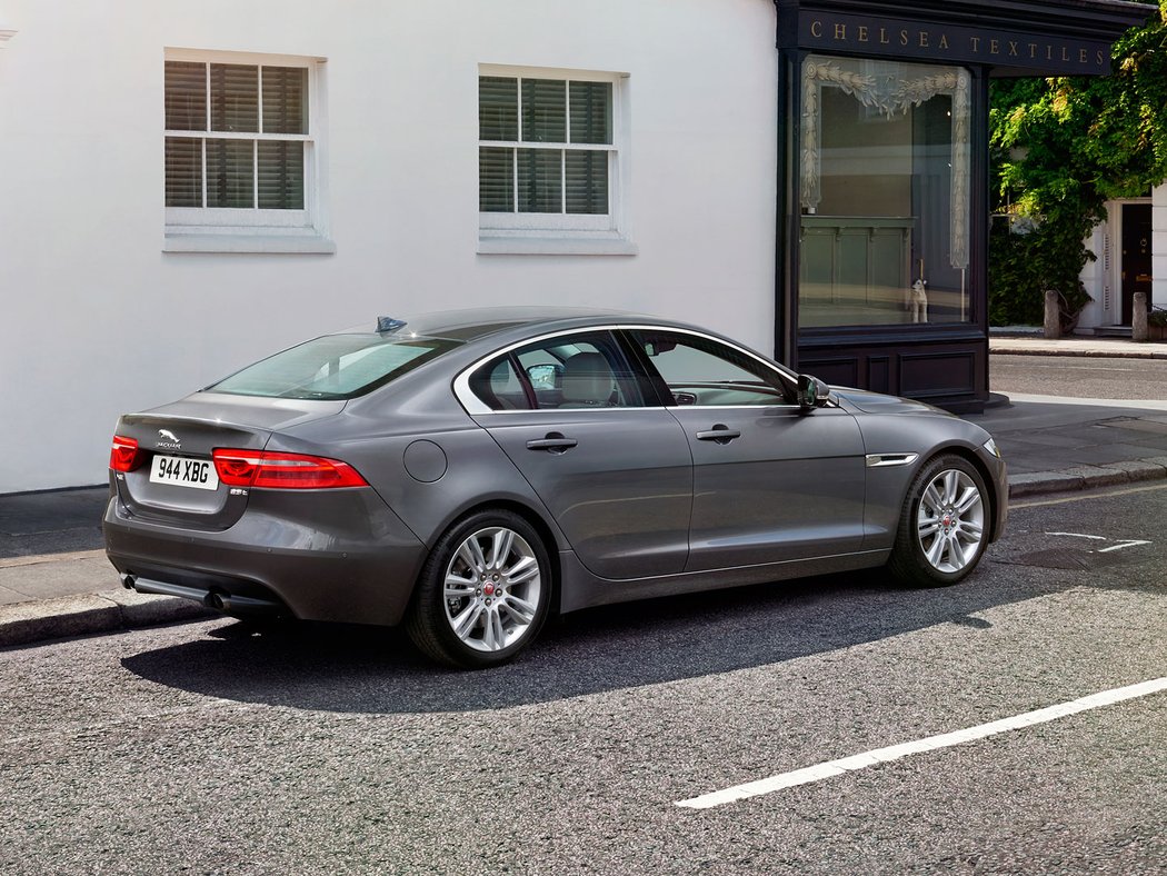 Jaguar XE