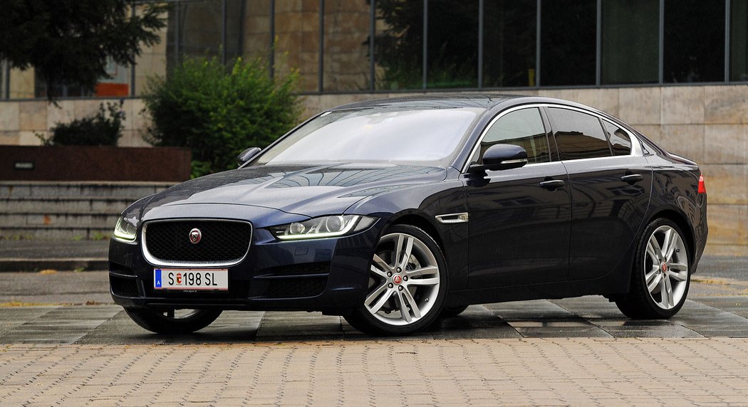 Jaguar XE