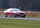 Jaguar XFR-S se prohání na okruhu v Goodwoodu (video)