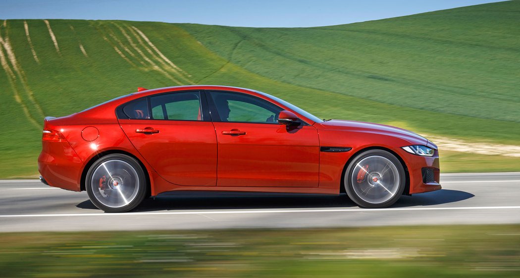 Jaguar XE