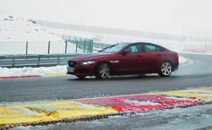 Video: Martin Brundle se prohání Jaguarem XE S ve Spa-Francorchamps