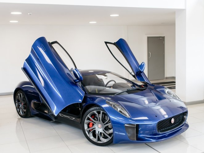 Jaguar C-X75 z bondovky Spectre