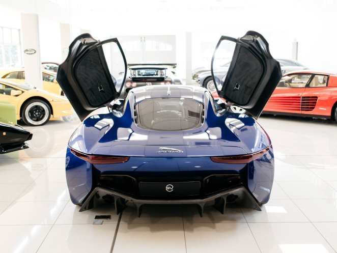 Jaguar C-X75 z bondovky Spectre