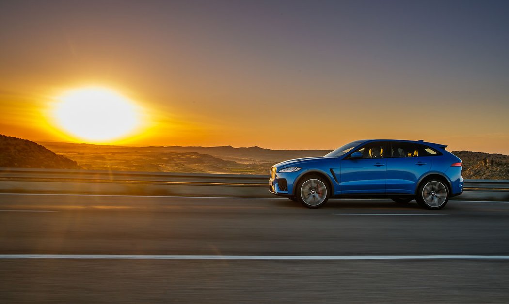 Jaguar F-Pace SVR