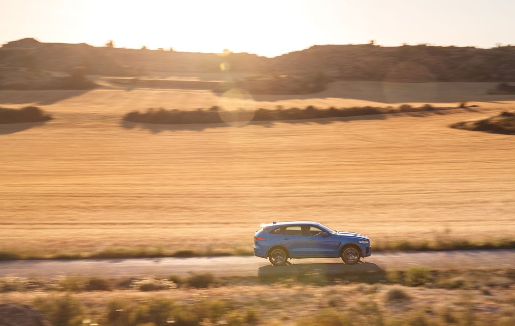 Jaguar F-Pace SVR