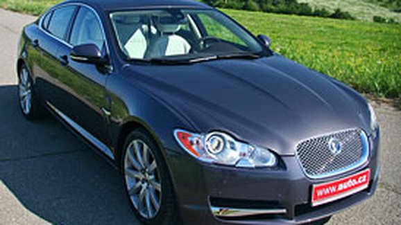 TEST Jaguar XF 3,0 S Diesel - Všemi deseti