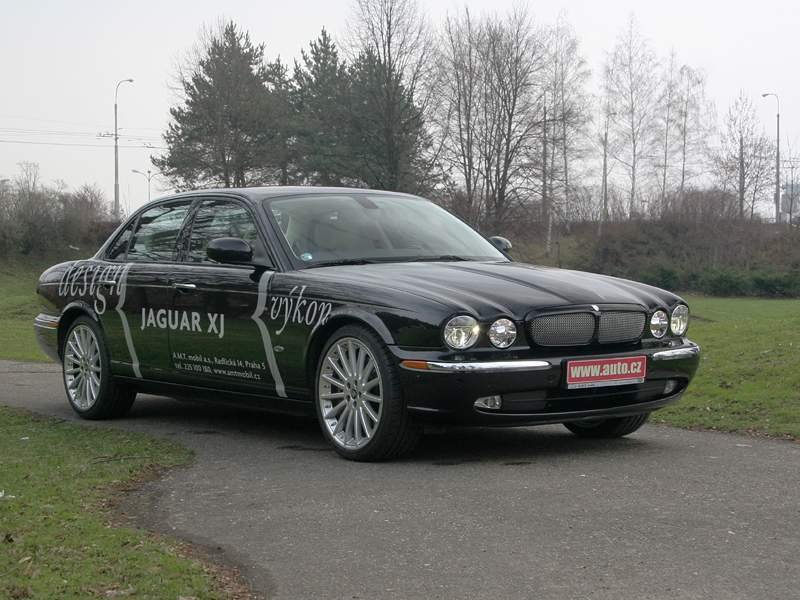 Jaguar XJR