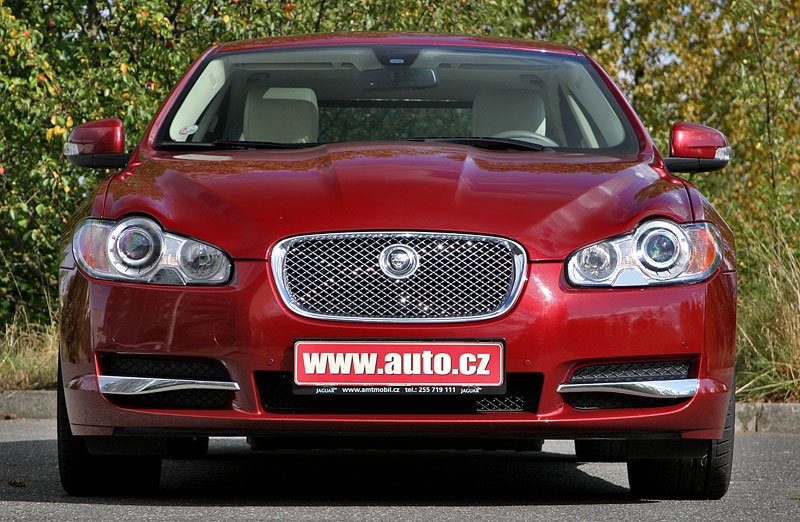 jaguar testy luxusni