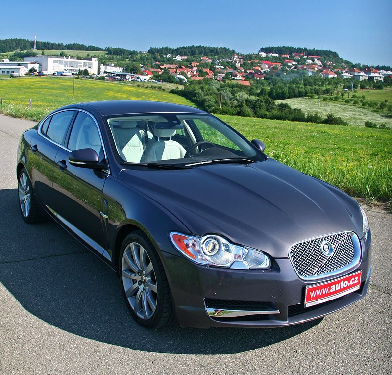 jaguar testy luxusni