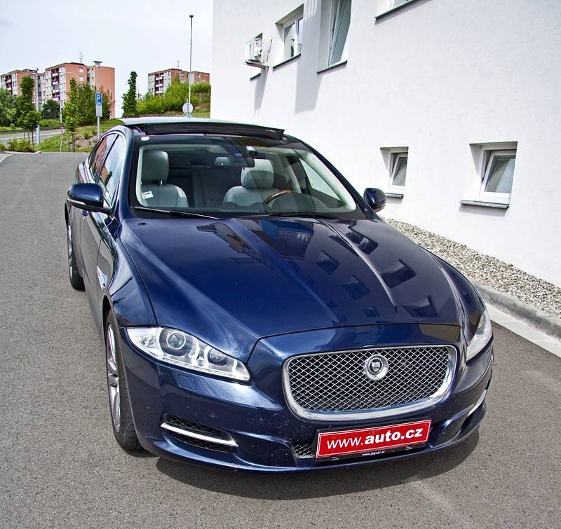 Jaguar XJ