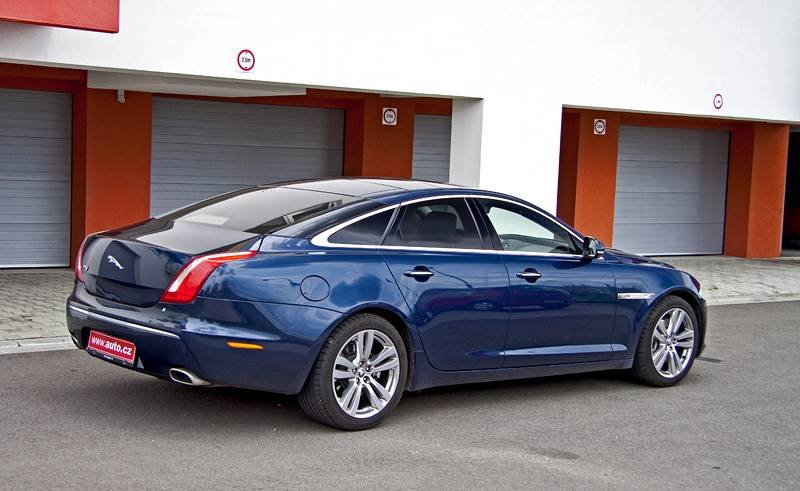 Jaguar XJ