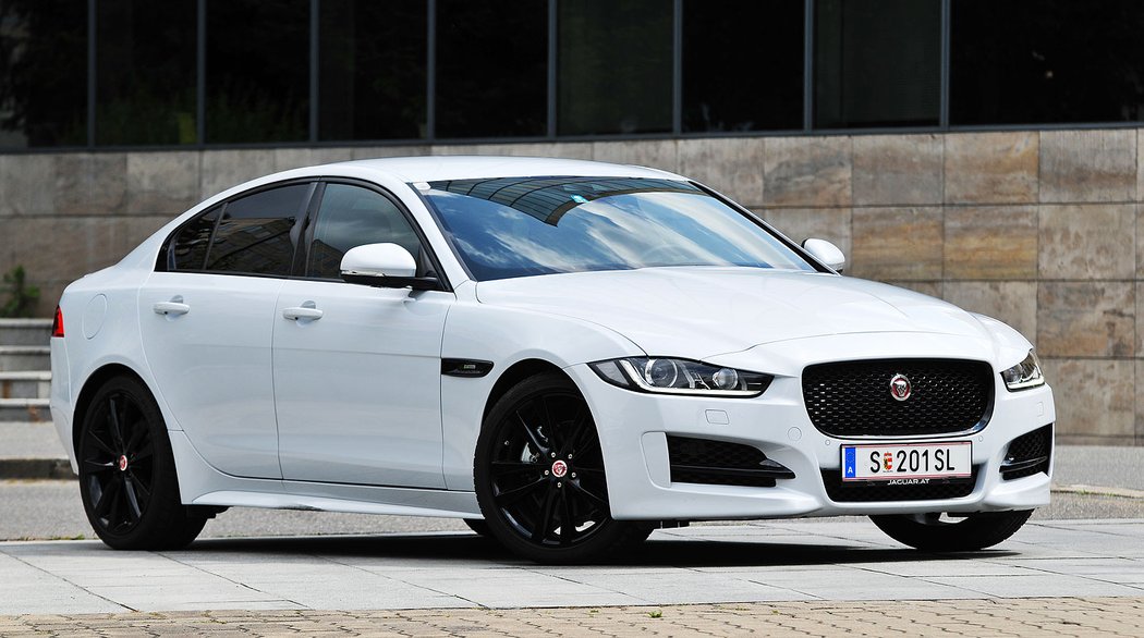 Jaguar XE