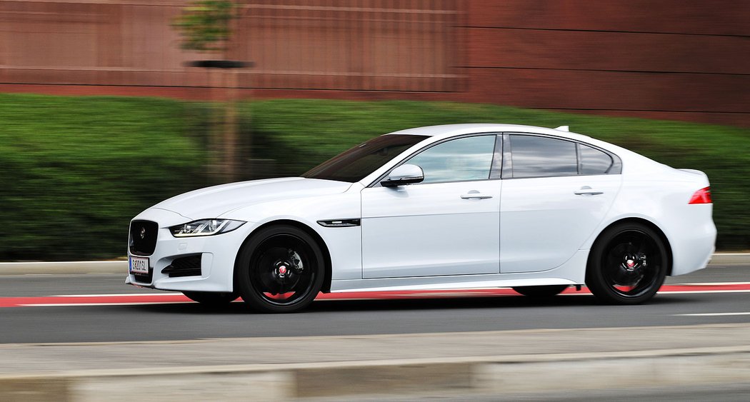 Jaguar XE