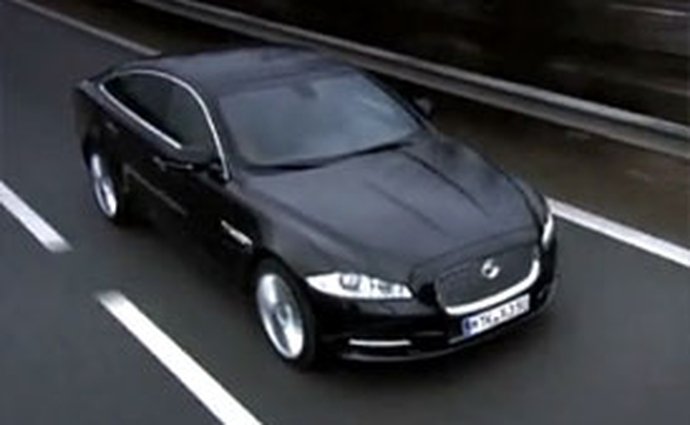 Video: Jaguar XJ – Největší model britské značky v pohybu