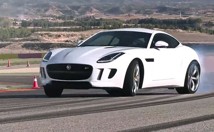 Video: Jaguar F-Type R Coupé v driftu