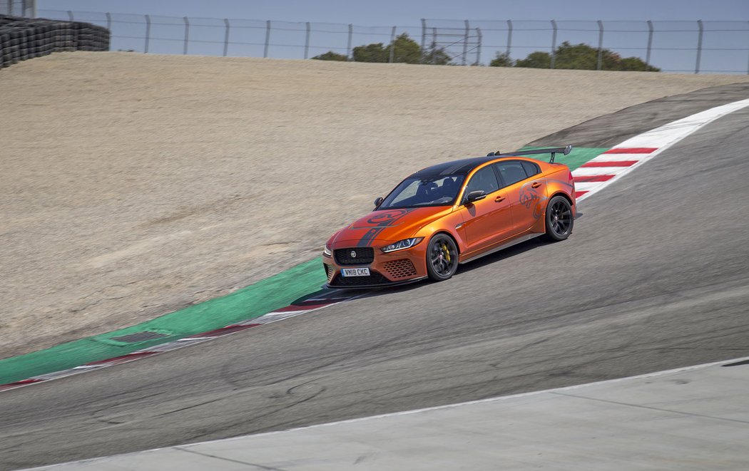 Jaguar XE SV Project 8