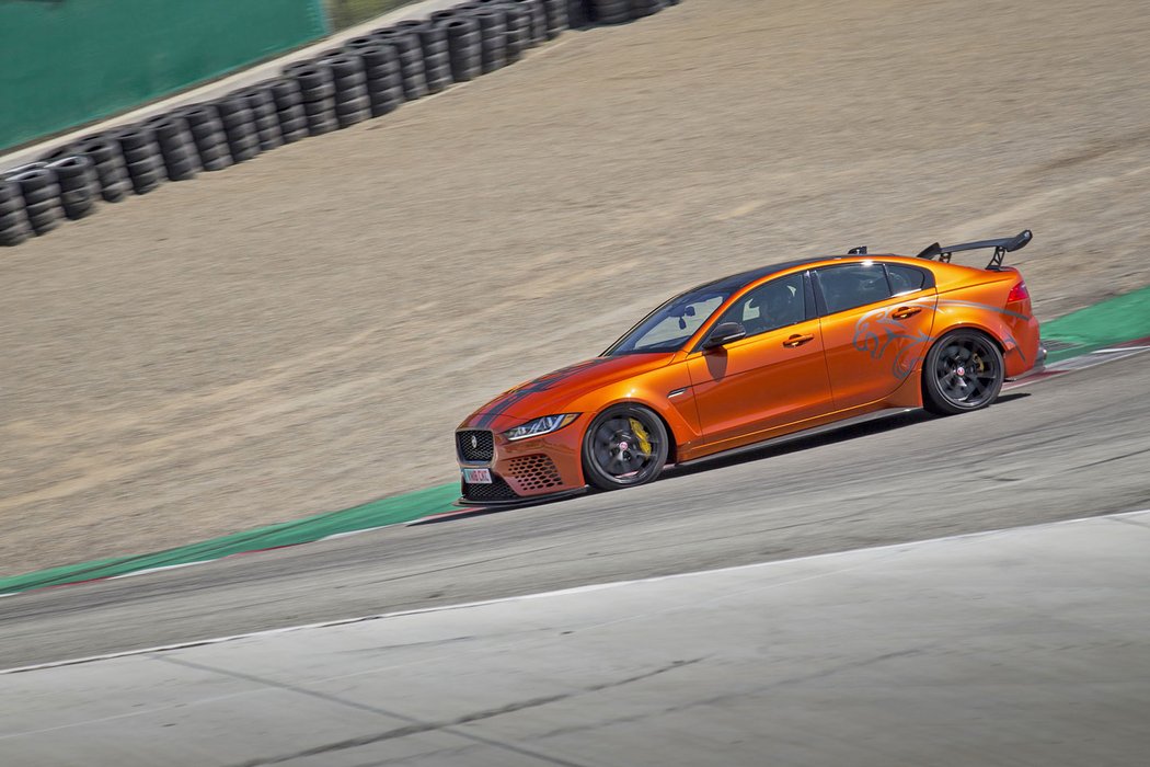 Jaguar XE SV Project 8