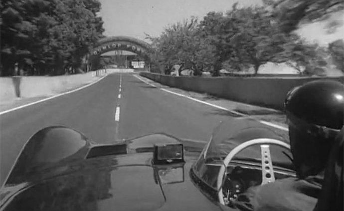 Video: Jedno kolo Le Mans 1956 s Mike Hawthornem v Jaguaru D-Type