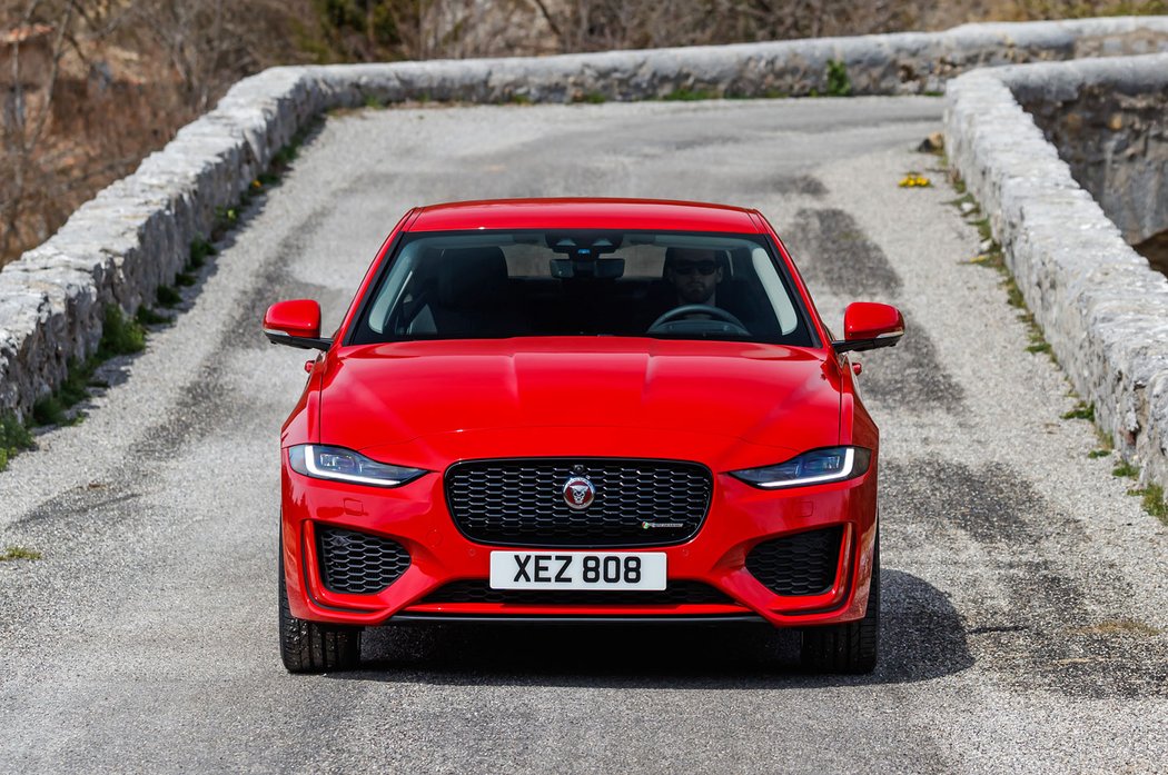 Jaguar XE