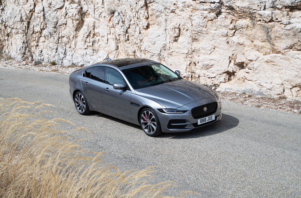 Jaguar XE