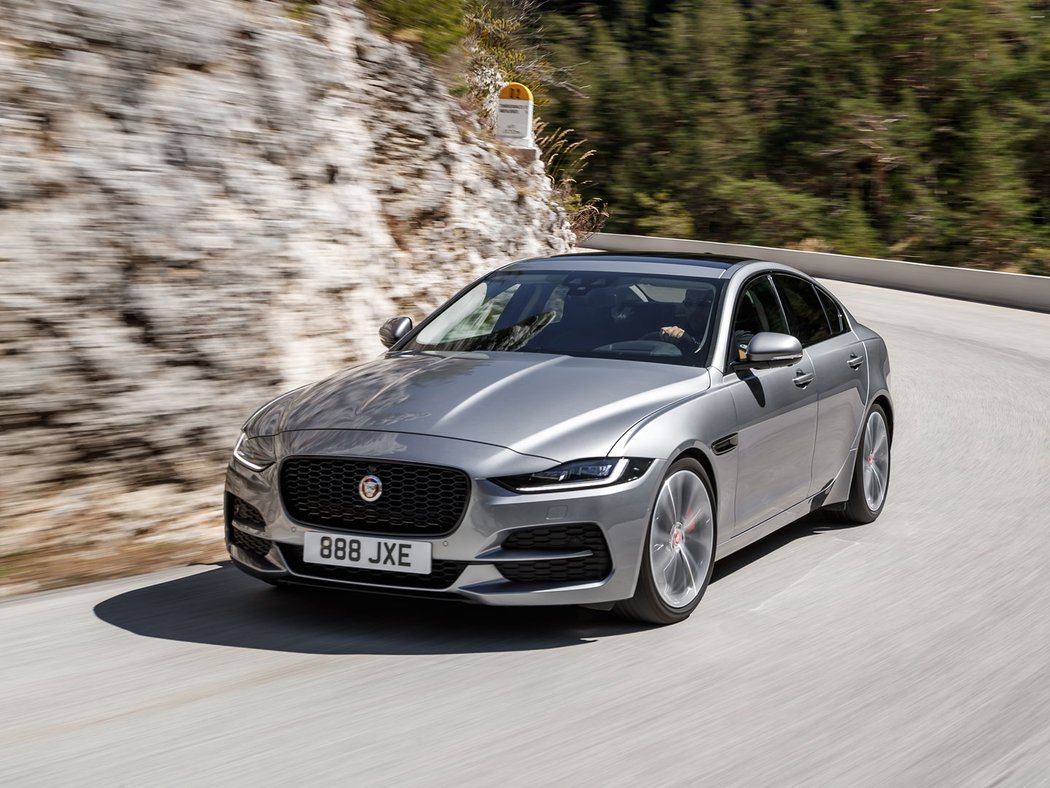 Jaguar XE