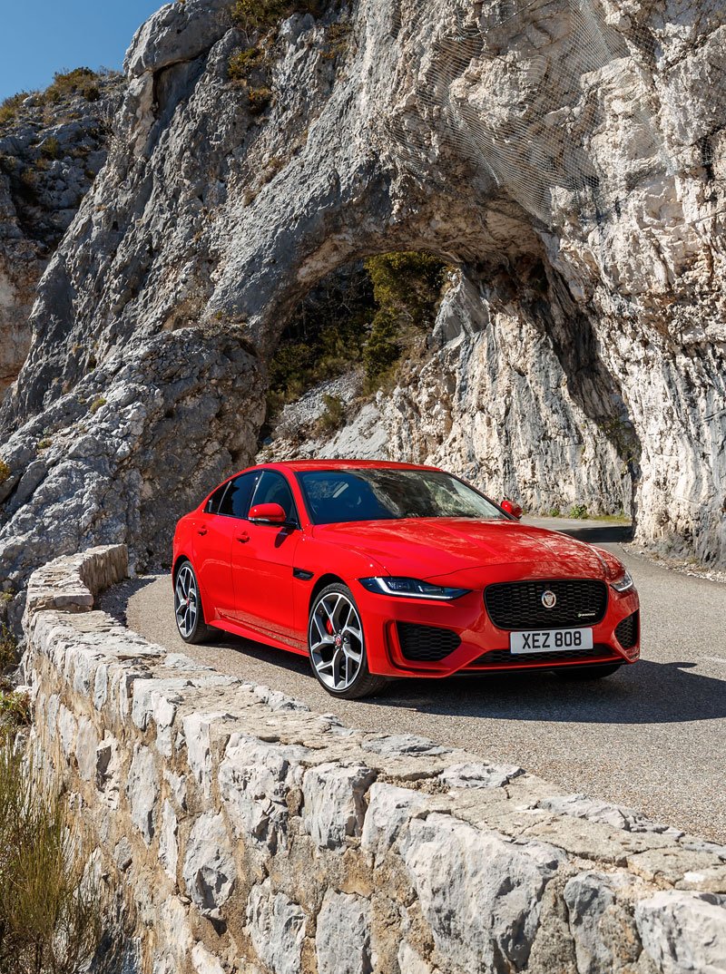 Jaguar XE