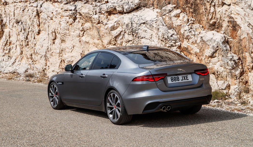 Jaguar XE