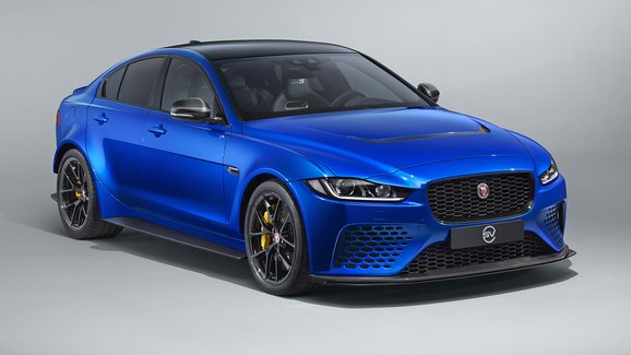 Je pro vás Jaguar XE SV Project 8 moc extrémní? Verze Touring odebere spoiler a přidá zadní sedačky