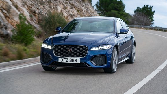 Jaguar XF prošel faceliftem. Má nový interiér a nabízí výhradně čtyřválce