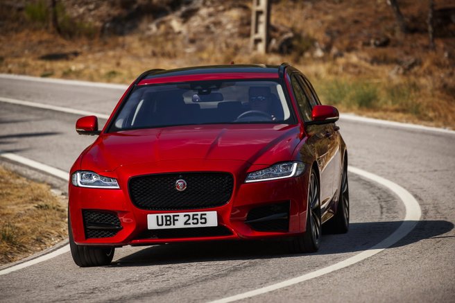 Jaguar XF Sportbrake a XJR575