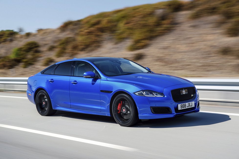 Jaguar XF Sportbrake a XJR575